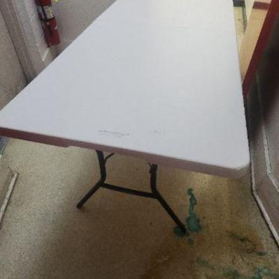 DBB566 - Lifetime 6-Foot Folding Table (1)