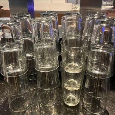 DBB083 - (24) 20 Oz Commercial Grade Beverage Glasses