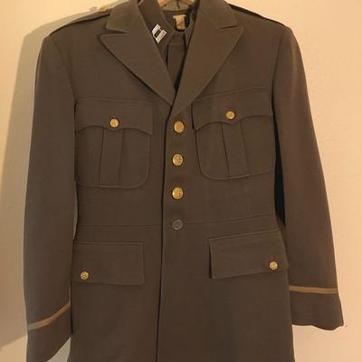 United States 104th Army Infantry Division -“ Timberwolves” Military Uniform 