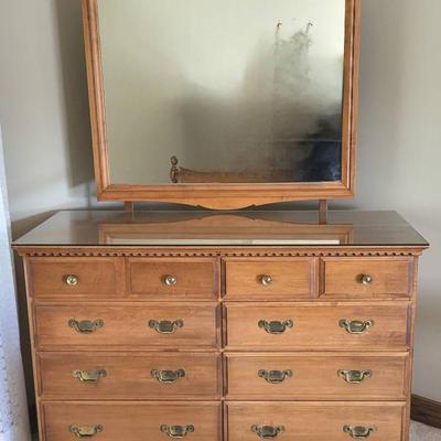 Sprague & Carleton Dresser w/ Mirror (BR1)