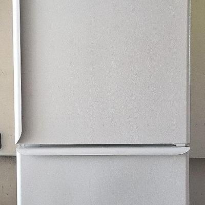 Refrigerator by Amana (G)