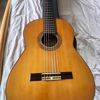Medium Sigma Classical Guitar CS 6