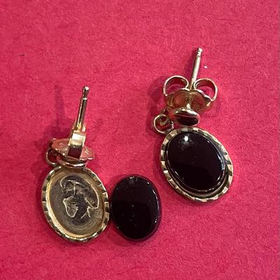 14KT Gold Black Onyx Earings (Needs Repair)