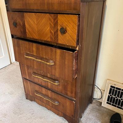 Vintage Art Deco 4 Drawer Chest Of Drawers