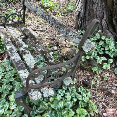 Heavy Cast Iron Bench With Two Ends And Stabilizer Rod