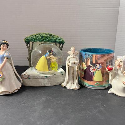 Snow White Dwarfs Figures Lot (5) Snow Globe Dopey Mug Lenox Shakers