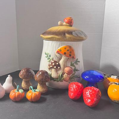 Merry Mushroom Cookie Jar, Mixed Lot of Salt Pepper Shakers (5), Blue Glass Mushroom 