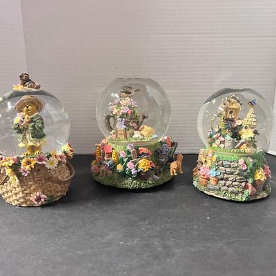 Snow Globes Springtime Bear Flower Birdhouses Watering Can Cat (3) 