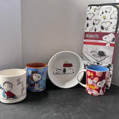 Charlie Brown Snoopy Peanuts Lot (5) Mugs Dog Bowl Dish Mats 
