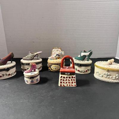 Trinkets Lot (7) Victorian Shoes Purses, 1 Music Box 