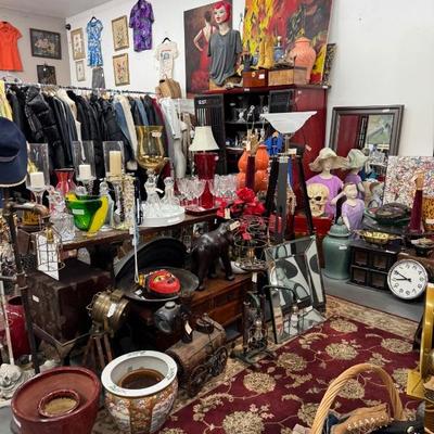 Estate sale photo
