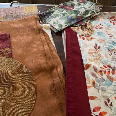 Fall Foliage Table Linens