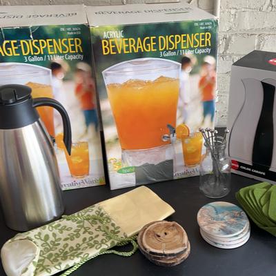 Beverages: 2 Dispensers, 2 Coffee Carafes, Drink Stirrers, Coasters And Wine Bag