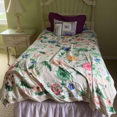 Ethan Allen Set: Twin Bed, Nightstand & Lamp