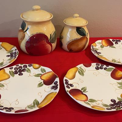 4 Home Trends Plates And 2 Canisters