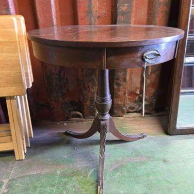 #6528 • Mersman End Table
