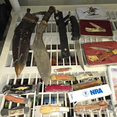 #4572 • (14) Knives & Pocket Watches
