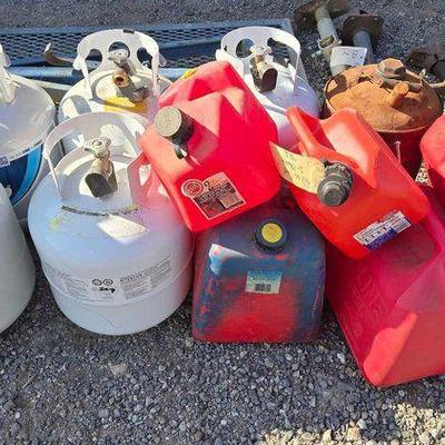 Sale Photo Thumbnail #615: #81048 • (11) Propane & Gas Tanks

