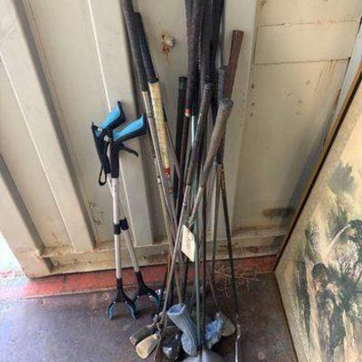 #8001 • (15) Golf Clubs & (2) Grabbers
