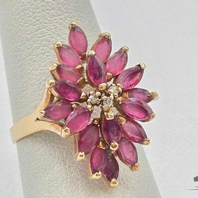#520 • 14k Gold Diamond and Ruby Ring, 4.04g
