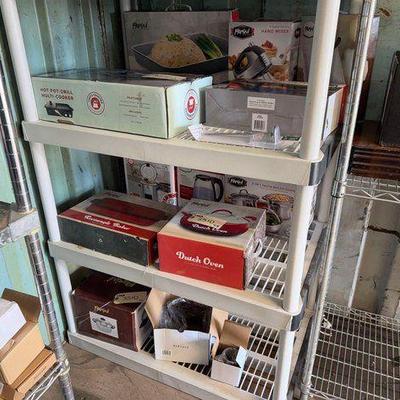 #3510 • Serving Dish, Sauce Pan, Hand Mixer & Dutch Oven
