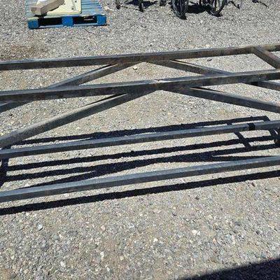 #81010 • Metal Rack
