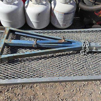 #81016 • Tow Bar & Metal Grate
