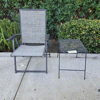 #83004 • Patio Chair and Metal Table

