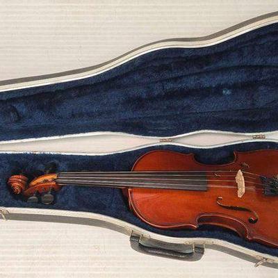 #2420 • Carlo Robelli Violin with Case
