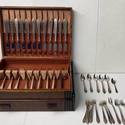 “Masterpiece” Pattern Holmes&Edward Silverplated Flatware 800 Silver, Art Deco Case, circa 1932