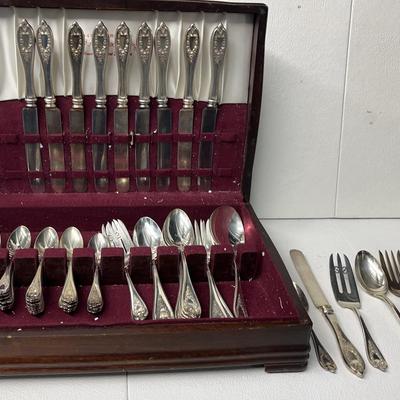 Antique Roger Bros Silverplated “Old Colony XII” Flatware, Wooden Case