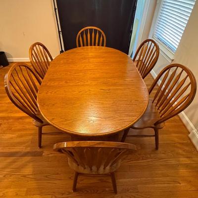 Lot 213: Oak 7 Piece Dining Table