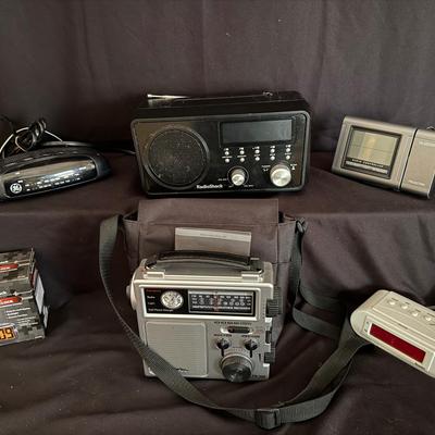 Lot 414: Alarm Clocks And Radios
