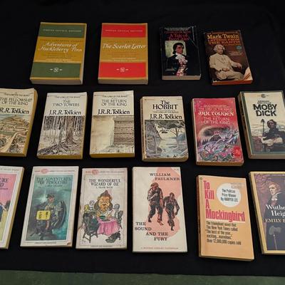 Lot 427: Paperback Classic Books