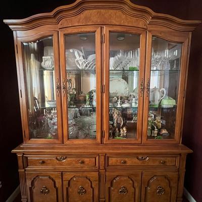 Lot 12: THOMASVILLE FURNITURE Serenade Collection Italian Provincial 65″ Lighted Display China Cabin