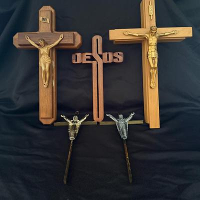 Lot 100: 5 Crosses