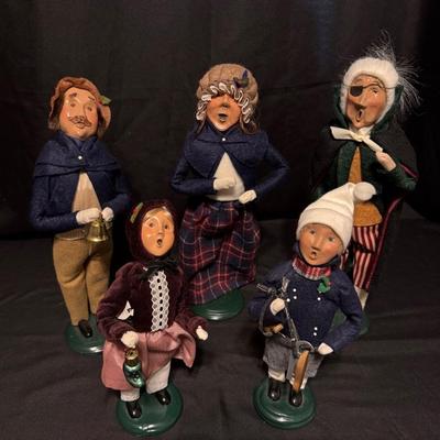 Lot 227: Byers Choice The Carolers ( One First Edition)