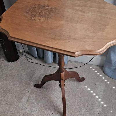 Lot 706: Hitchcock Table And Luggage Stand