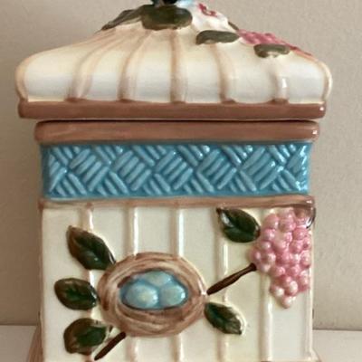 Decorative ceramic trinket box