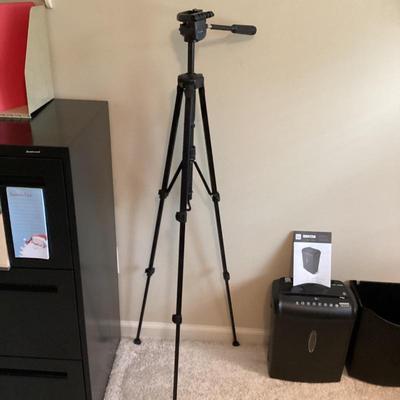 Camera tripod