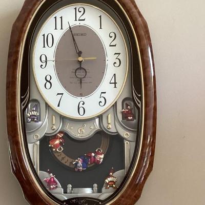 Oval wood clock