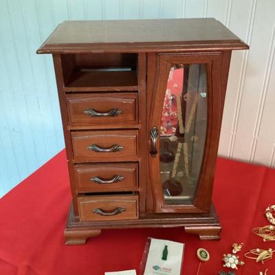 Jewelry box
