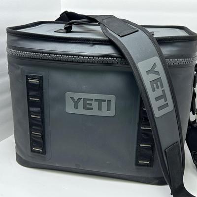 YETI Hopper Flip 18 Soft Cooler