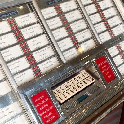 Seeburg Juke Box, Model M100B