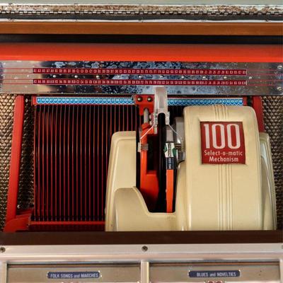 Seeburg Juke Box, Model M100B