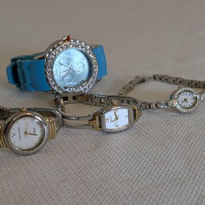 4 Ladies Watches... Bulova, Grace Lynn...