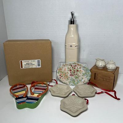 Longaberger Mini Set, Cookie Mold Ornaments, Porcelain Sandals & Soap Dispenser, All NIB