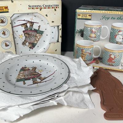 Sakura Debbie Mum Xmas Dishes & Longaberger Cookie Mold