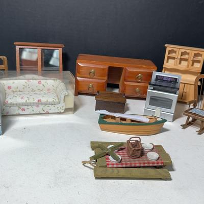 Cottage Style Dollhouse Furntiture