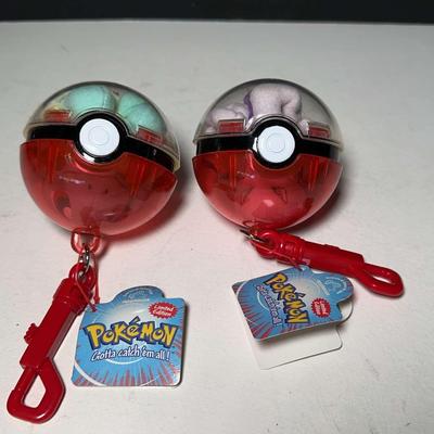 Applause Playables 1998 Pokémon Poké Balls Keychains